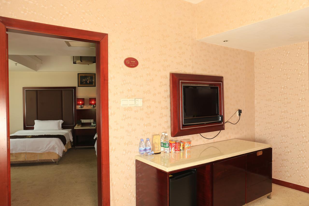 Tianhao Hotel Canton Esterno foto